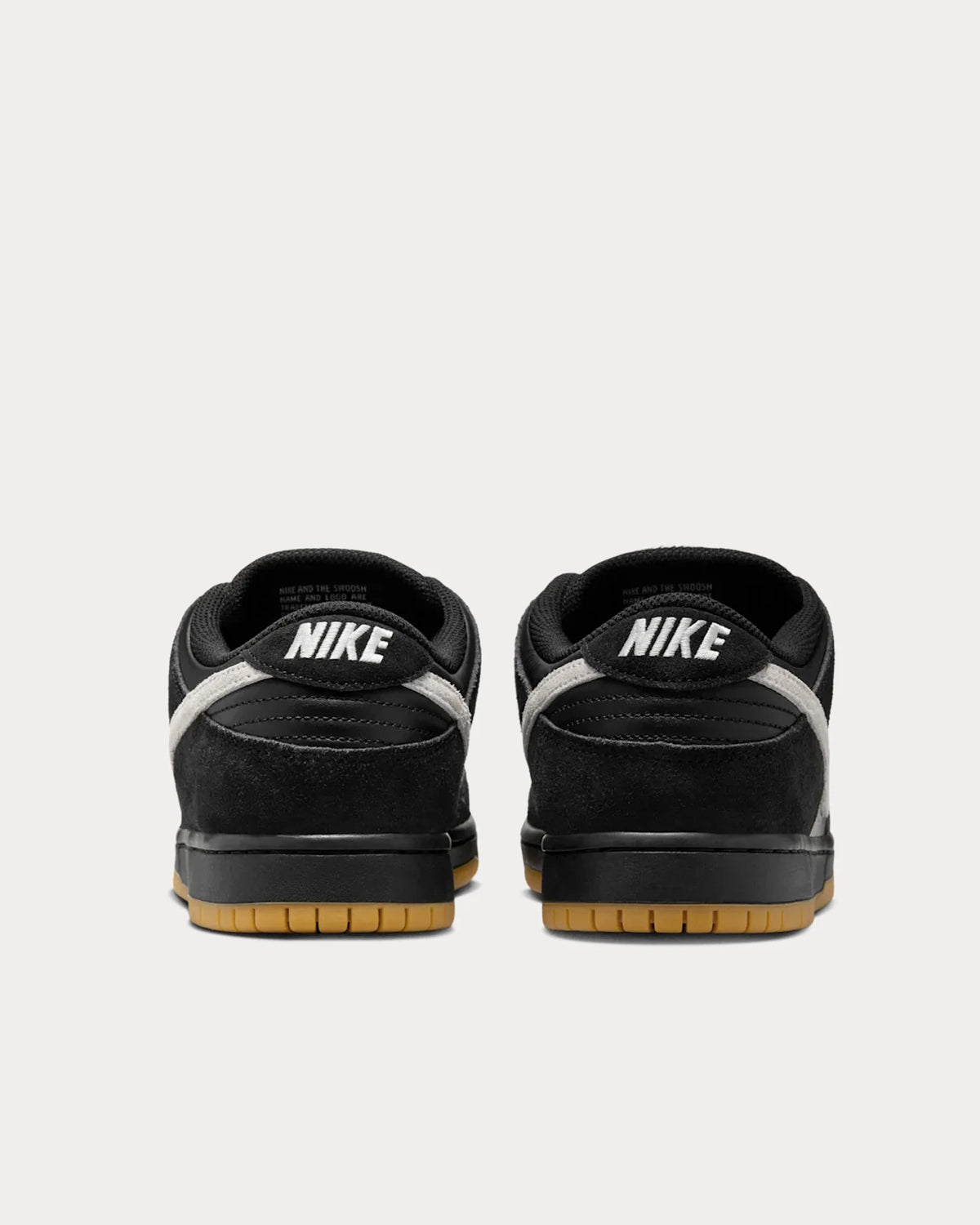 SB Dunk Low Pro Black / White Low Top Sneakers