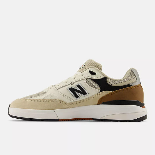 NB NUMERIC ANDREW REYNOLDS 933 (Quicksand with sea salt)