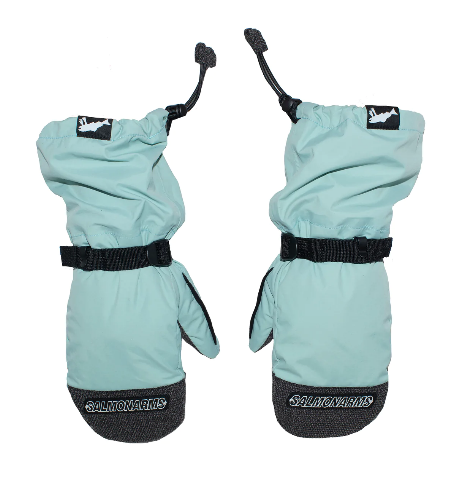 Salmon Arms 2023 Fish Pawz Overmitt