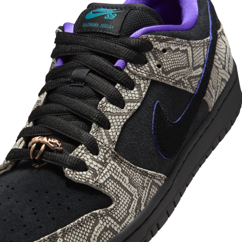 NIKE SB DUNK LOW  DASHAWN JORDAN STRING/BLACK-BRIGHT SPRUCE-FIERCE PURPLE-DARK RUSSET-BLACK