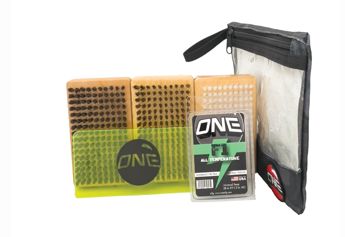 One BRUSH KIT SNOWBOARD / SKI WAXING BRUSH KIT-NYLON-HORSE HAIR-BRASS
