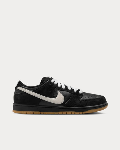 SB Dunk Low Pro Black / White Low Top Sneakers