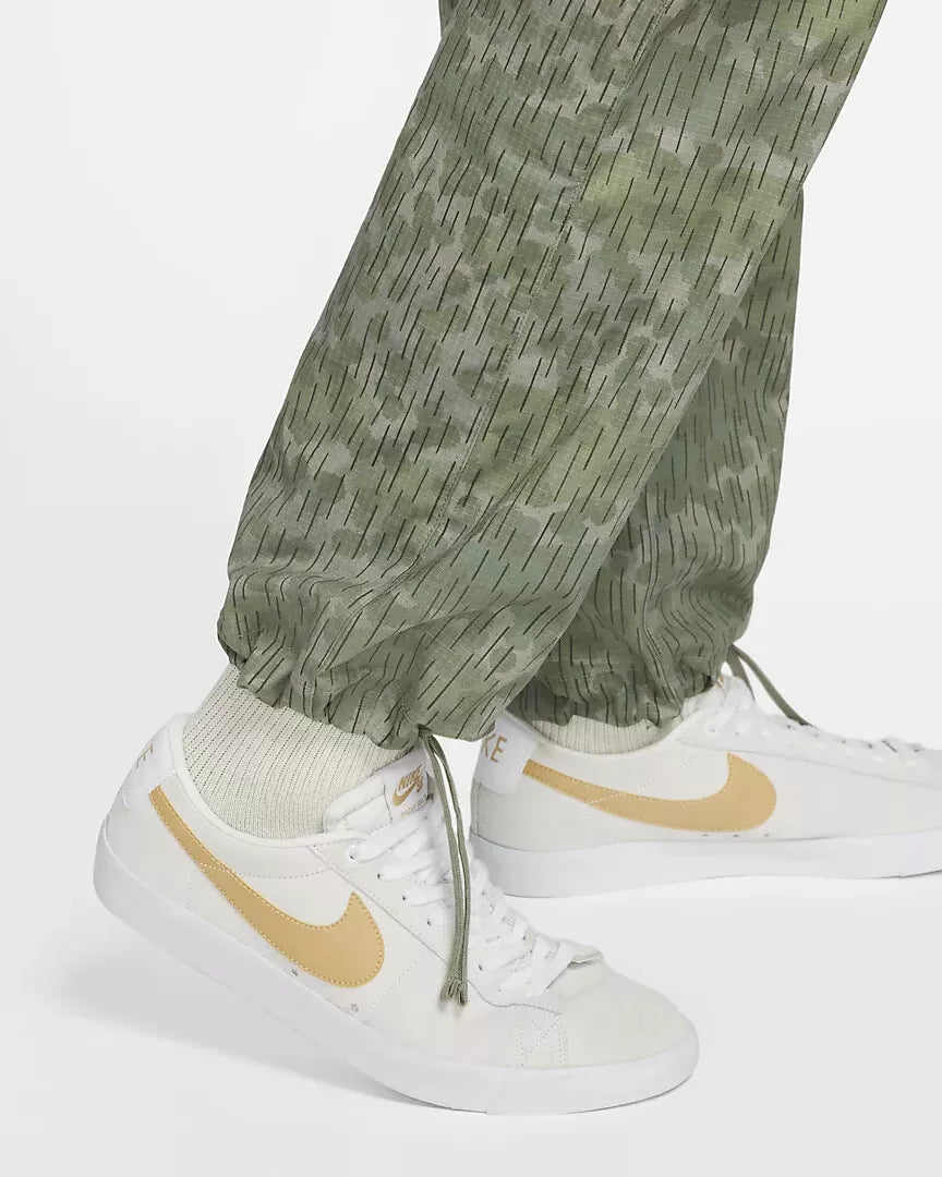 Nike camo skate pants sales